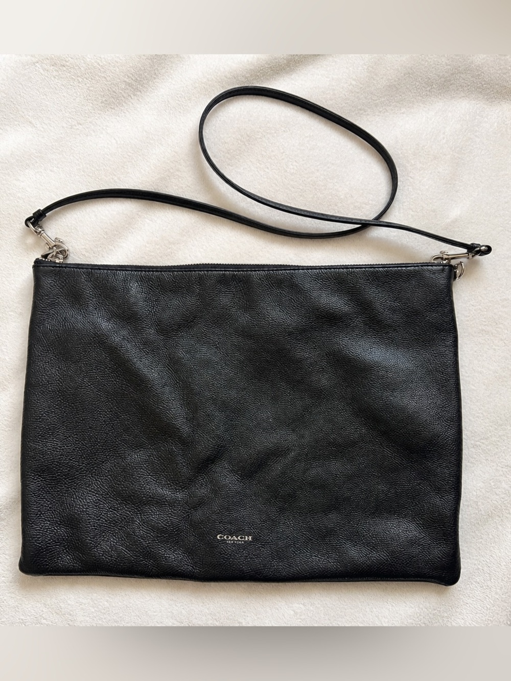 Coach Black Pebbled Leather Crossbody Clutch Bag Minimalist